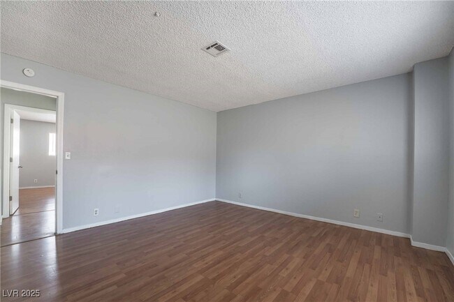Building Photo - 5278 S Maryland Pkwy