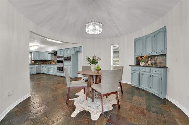 Building Photo - 9511 Robin Meadow Dr