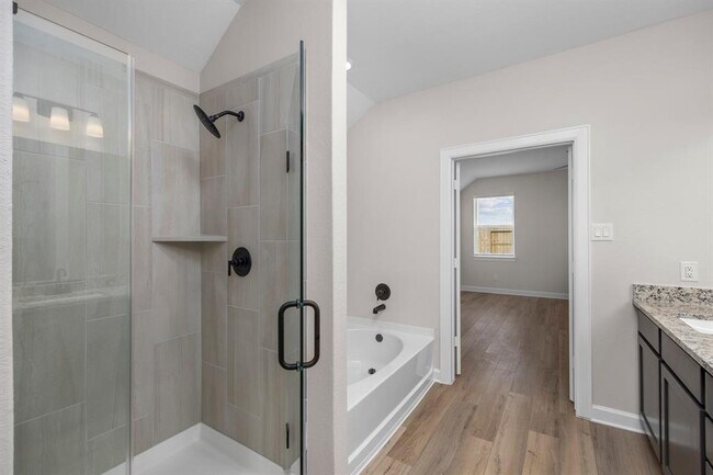 Building Photo - 3210 Banyan Dr