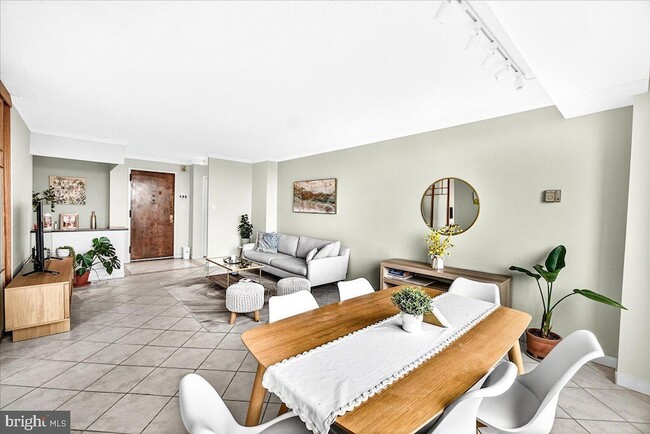 Building Photo - 5225 Pooks Hill Rd