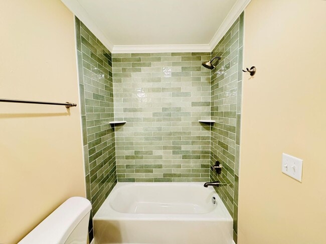 Building Photo - Luxury country rental 4x3 gated off black top!