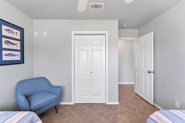 Building Photo - 730 E Mather St