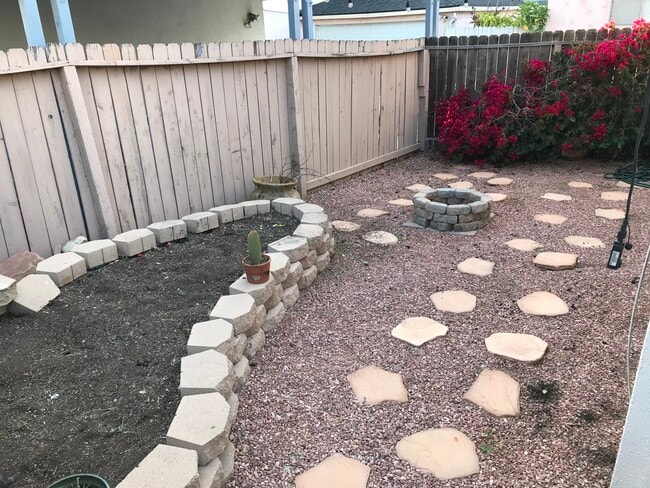 Private back patio w/fire pit and garden - 125 Prospect S Ave