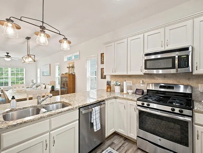 Building Photo - Lease OR Lease to Own