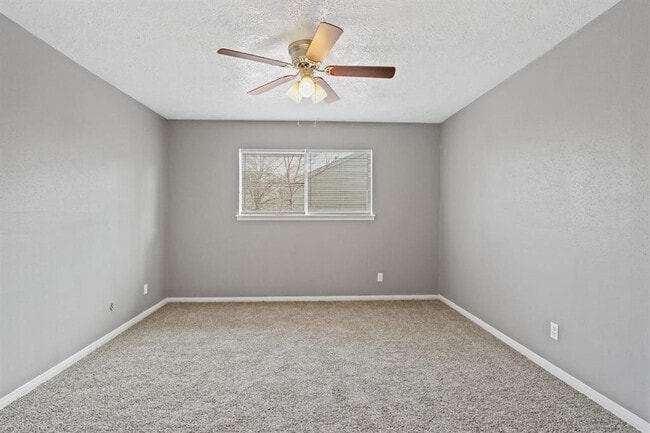 Building Photo - 626 Rosewood Dr