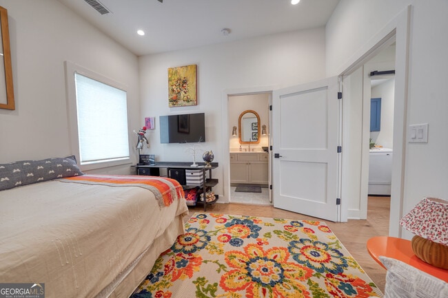 Building Photo - 305 Breakspear Ln