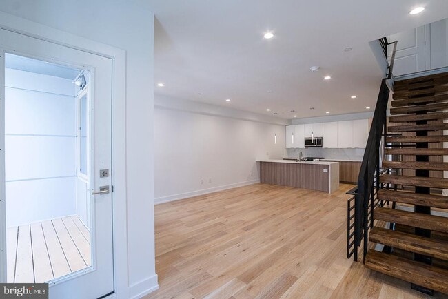 Building Photo - 119 Greenwich St