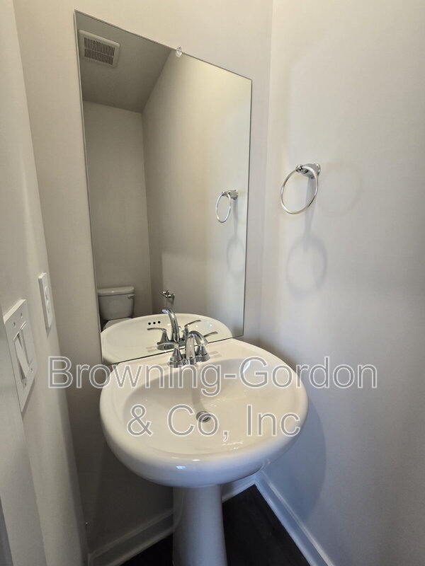 Building Photo - 4248 Skyridge Dr