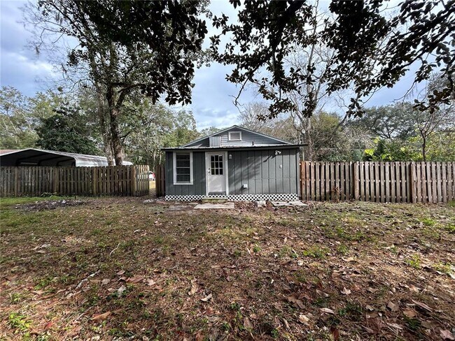 Building Photo - 3304 NW 20th St