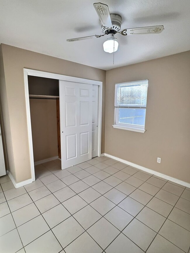 Building Photo - 3 Bedroom 1.5 Bathroom home in Ocean Springs School District