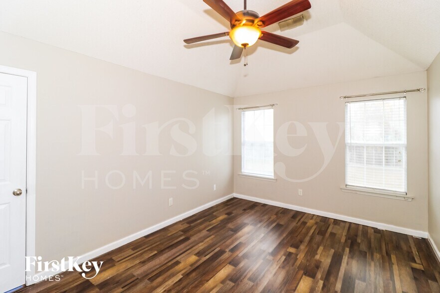 Building Photo - 1097 Red Fern Cir W