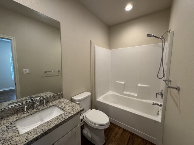 Building Photo - 5670 Shadowbend Cir N
