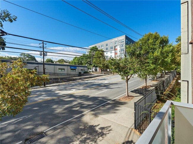 Building Photo - 620 Glen Iris Dr NE