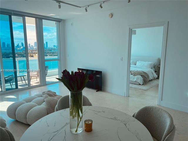 Building Photo - The Bentley Bay Condo