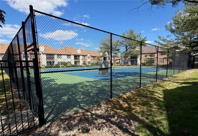 Building Photo - 601 Sunshine Ct