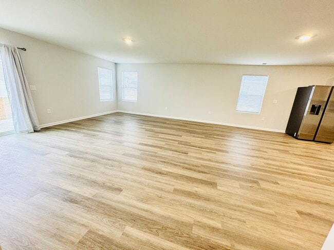 Building Photo - 1024 Kinness Dr