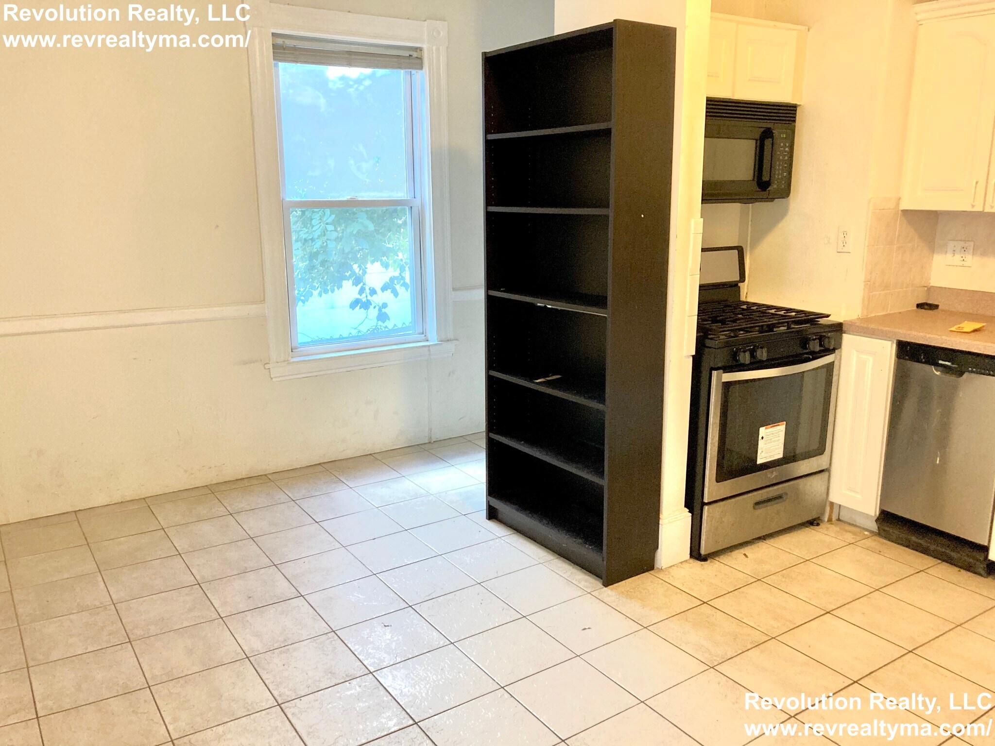 Building Photo - 121 Richdale Ave