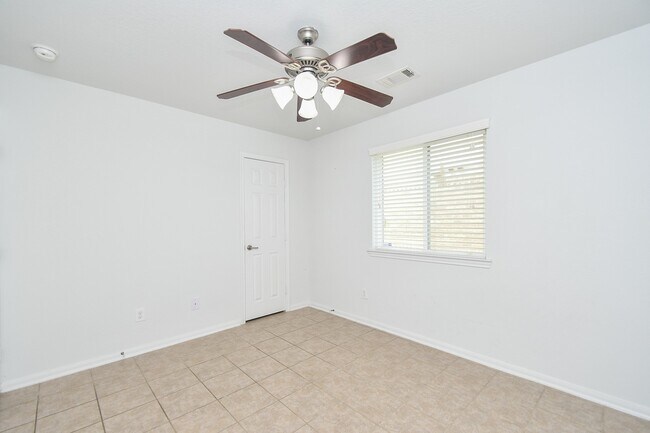 Building Photo - 18302 Mable Pond Ln