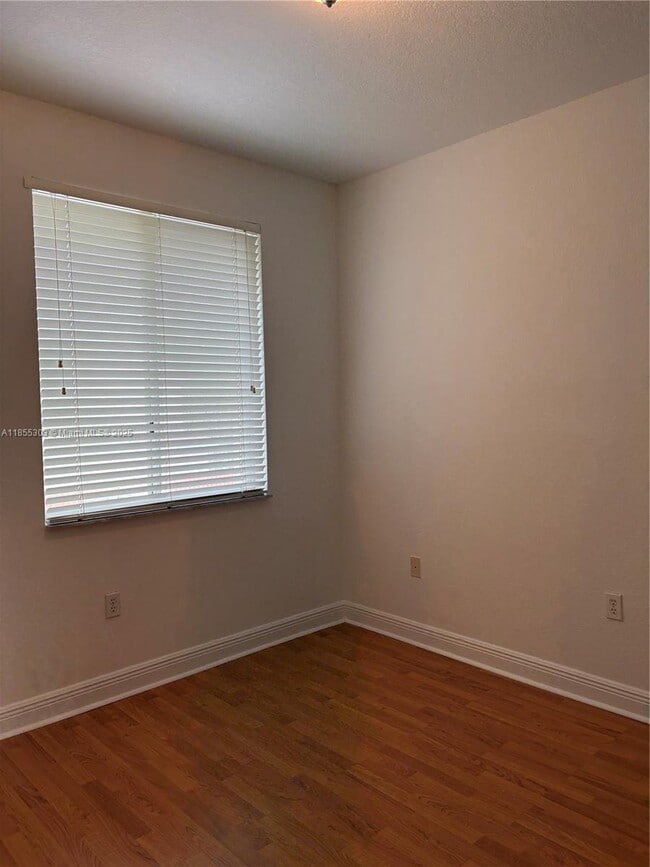 Building Photo - 6626 Hidden Cove Dr