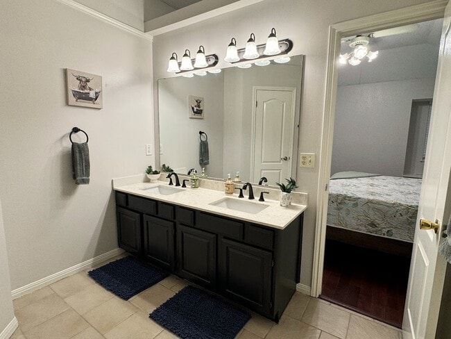 Building Photo - 105 Sky Country Dr