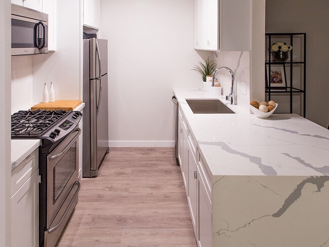 Building Photo - 16635 Yukon Ave