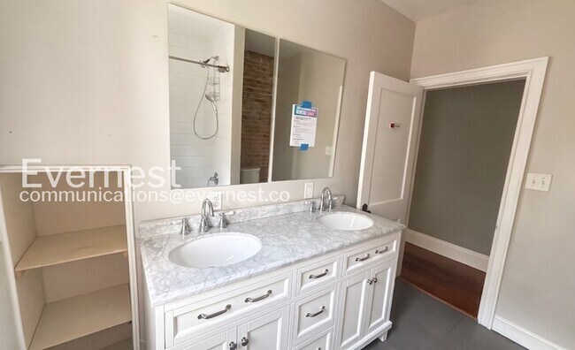 Building Photo - Spacious 4 Bed, 2 Bath Home with Fenced Yard and Stainless Steel Appliances | Pet Friendly | Avai...