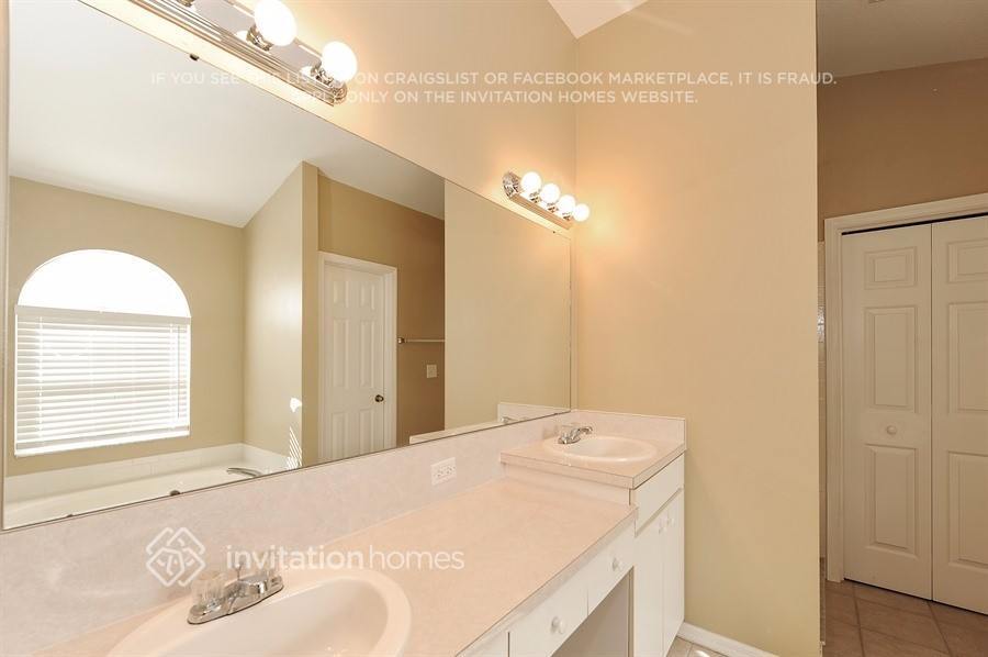 Building Photo - 407 Sand Ridge Dr