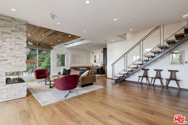 Building Photo - 1625 N Crescent Heights Blvd