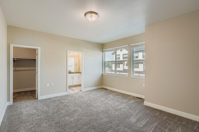 Building Photo - 2502 Colt Wy