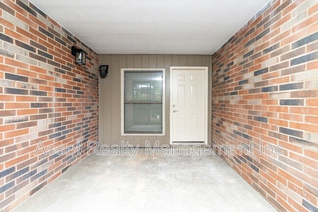 Building Photo - 454 Berlin Dr