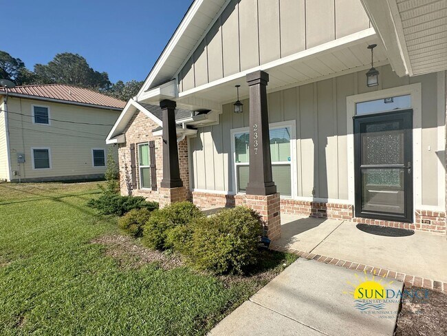 Building Photo - Beautiful 4 Bedroom Home in the Heart of Navarre!