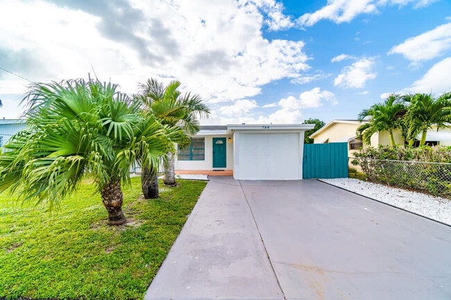 Building Photo - 730 N 72nd Terrace