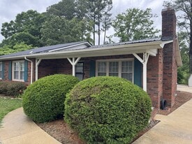 Building Photo - 730 Bradley Dr