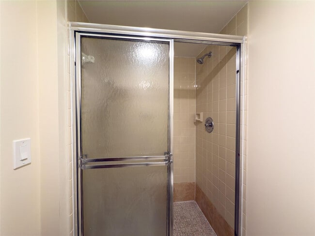 Building Photo - 1701 Whitehall Dr