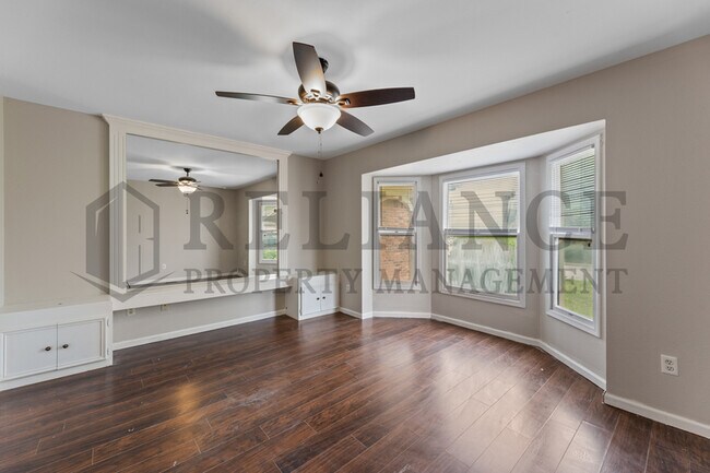 Building Photo - 1837 S Stacey St