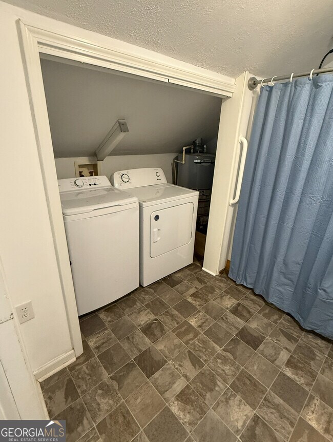 Building Photo - 741 Rosemont Rd