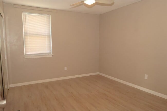 Building Photo - 3723 Wisconsin Ave