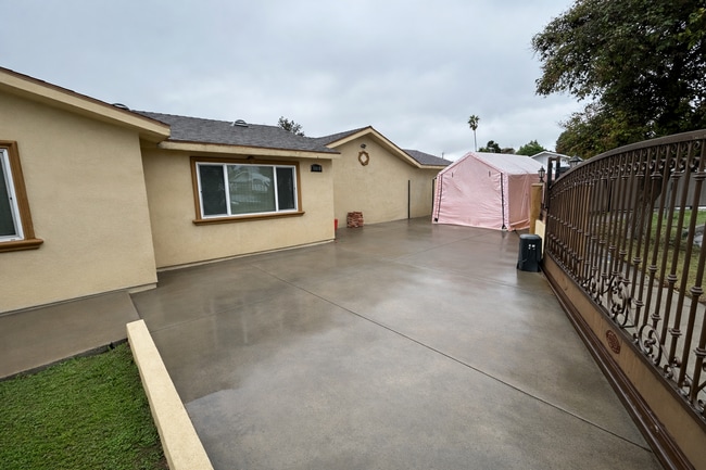 Building Photo - North Hollywood 4BR/3BA Home with Gated Entry and Private Yard