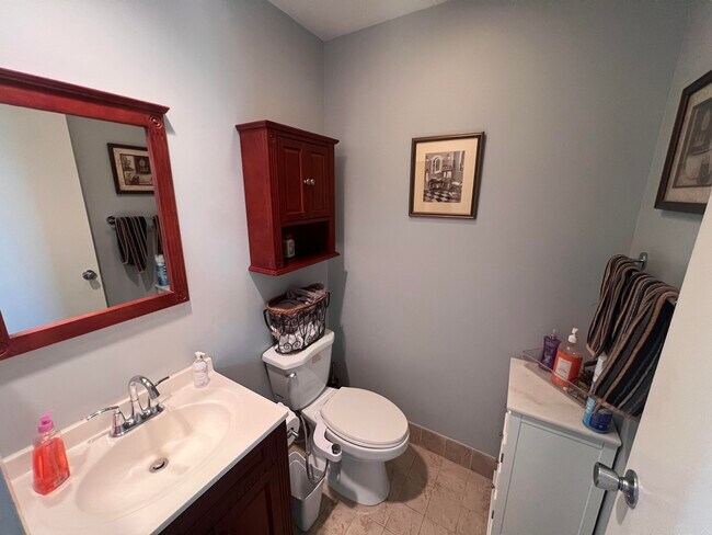 Building Photo - 706 Brittany Park