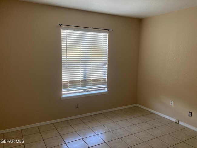 Building Photo - 10429 Birthstone Dr