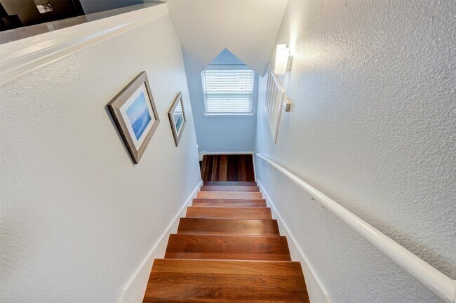 Building Photo - 1310 Asbury St