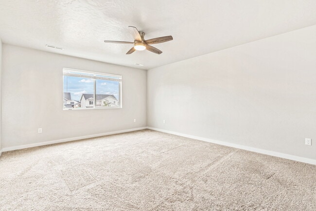 Building Photo - 6852 S Birch Creek Ave