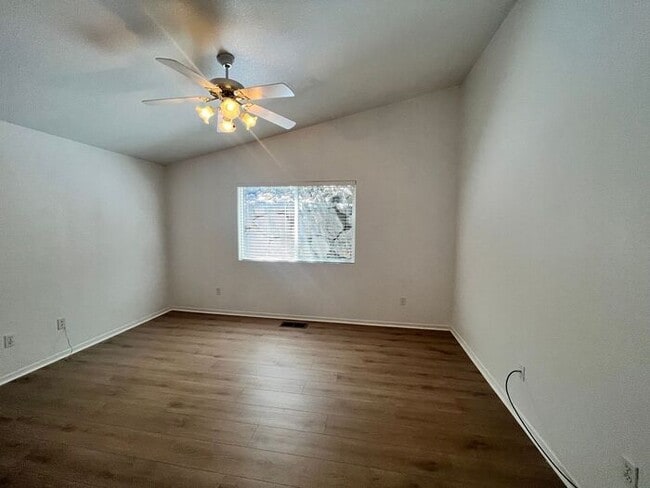 Building Photo - 1585 Roma Ct