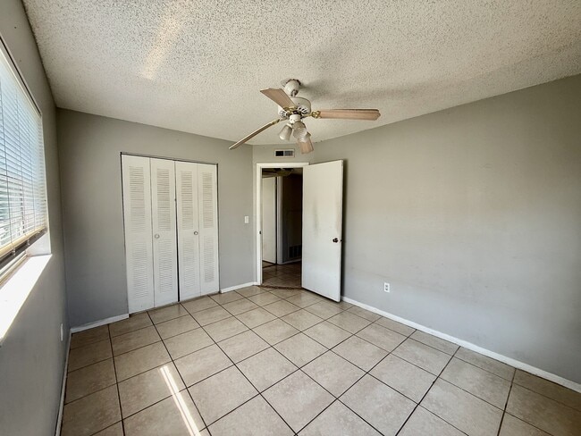 Building Photo - 723 Michigan Ct