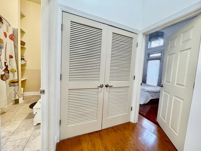 Building Photo - 126 Dudley St