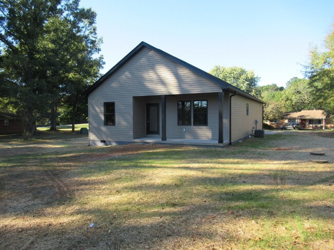 Building Photo - Beautiful New  – 3 Bedroom, 2 Bath Home in...