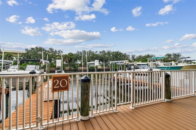 Building Photo - 5000 Culbreath Key Way