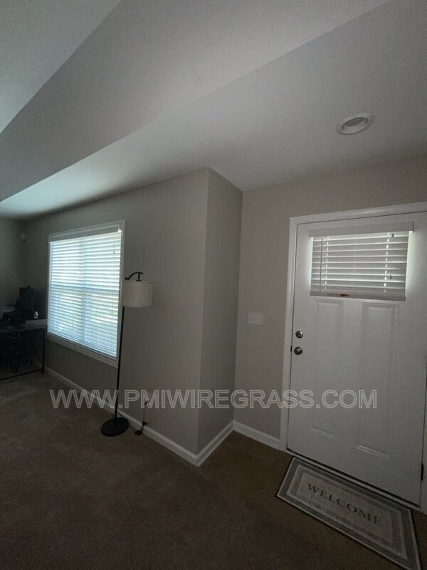 Building Photo - 214 Winterberry Way