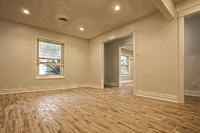 Building Photo - 6123 Reamer St