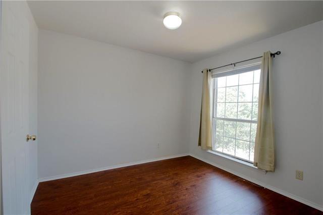 Building Photo - 559 Raintree Cir